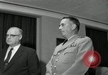 Standbild Plaque Präsentation United States USA, 1957, aus Sekunde 48 historischem Filmmaterial Videoclip 65675024018