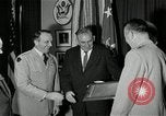 Standbild H G Milton III United States USA, 1957, aus Sekunde 48 historischem Filmmaterial Videoclip 65675024019