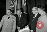 Standbild H G Milton III United States USA, 1957, aus Sekunde 53 historischem Filmmaterial Videoclip 65675024019
