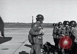 Immagine di 101St truppe aviotrasportate 327Reggimento di Fanteria Arkansas United States USA, 1957, secondo 9 filmato di repertorio 65675024033