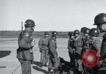 Immagine di 101St truppe aviotrasportate 327Reggimento di Fanteria Arkansas United States USA, 1957, secondo 14 filmato di repertorio 65675024033