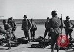 Immagine di 101St truppe aviotrasportate 327Reggimento di Fanteria Arkansas United States USA, 1957, secondo 37 filmato di repertorio 65675024033