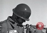 Immagine di 101St truppe aviotrasportate 327Reggimento di Fanteria Arkansas United States USA, 1957, secondo 41 filmato di repertorio 65675024033