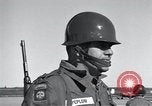 Immagine di 101St truppe aviotrasportate 327Reggimento di Fanteria Arkansas United States USA, 1957, secondo 43 filmato di repertorio 65675024033