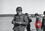 Immagine di 101St truppe aviotrasportate 327Reggimento di Fanteria Arkansas United States USA, 1957, secondo 48 filmato di repertorio 65675024033