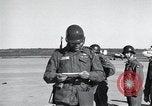 Immagine di 101St truppe aviotrasportate 327Reggimento di Fanteria Arkansas United States USA, 1957, secondo 49 filmato di repertorio 65675024033