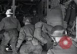 Immagine di 101St truppe aviotrasportate 327Reggimento di Fanteria Arkansas United States USA, 1957, secondo 59 filmato di repertorio 65675024033