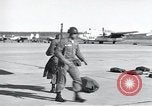 Immagine di 101St truppe aviotrasportate Arkansas United States USA, 1957, secondo 45 filmato di repertorio 65675024034