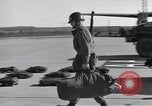 Immagine di 101St truppe aviotrasportate Arkansas United States USA, 1957, secondo 55 filmato di repertorio 65675024034