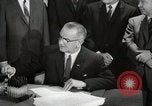 Standbild Lyndon Johnson Washington DC USA, 1964, aus Sekunde 34 historischem Filmmaterial Videoclip 65675024045