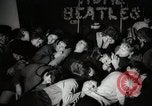 Standbild Beatles London England Vereinigtes Königreich, 1964, aus Sekunde 12 historischem Filmmaterial Videoclip 65675024046