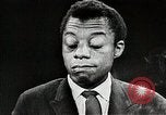 Standbild James Baldwin spricht über Bürgerrechtsbewegung United States USA, 1963, aus Sekunde 24 historischem Filmmaterial Videoclip 65675024057