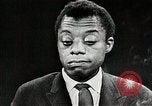 Standbild James Baldwin spricht über Bürgerrechtsbewegung United States USA, 1963, aus Sekunde 25 historischem Filmmaterial Videoclip 65675024057