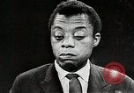 Standbild James Baldwin spricht über Bürgerrechtsbewegung United States USA, 1963, aus Sekunde 26 historischem Filmmaterial Videoclip 65675024057