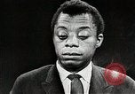 Standbild James Baldwin spricht über Bürgerrechtsbewegung United States USA, 1963, aus Sekunde 29 historischem Filmmaterial Videoclip 65675024057