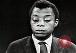 Standbild James Baldwin spricht über Bürgerrechtsbewegung United States USA, 1963, aus Sekunde 30 historischem Filmmaterial Videoclip 65675024057