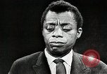 Standbild James Baldwin spricht über Bürgerrechtsbewegung United States USA, 1963, aus Sekunde 37 historischem Filmmaterial Videoclip 65675024057