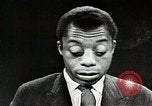 Standbild James Baldwin spricht über Bürgerrechtsbewegung United States USA, 1963, aus Sekunde 40 historischem Filmmaterial Videoclip 65675024057