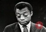 Standbild James Baldwin spricht über Bürgerrechtsbewegung United States USA, 1963, aus Sekunde 42 historischem Filmmaterial Videoclip 65675024057
