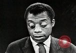 Standbild James Baldwin spricht über Bürgerrechtsbewegung United States USA, 1963, aus Sekunde 44 historischem Filmmaterial Videoclip 65675024057