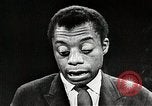 Standbild James Baldwin spricht über Bürgerrechtsbewegung United States USA, 1963, aus Sekunde 45 historischem Filmmaterial Videoclip 65675024057