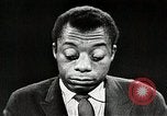 Standbild James Baldwin spricht über Bürgerrechtsbewegung United States USA, 1963, aus Sekunde 48 historischem Filmmaterial Videoclip 65675024057