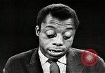 Standbild James Baldwin spricht über Bürgerrechtsbewegung United States USA, 1963, aus Sekunde 49 historischem Filmmaterial Videoclip 65675024057