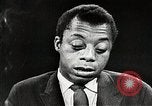 Standbild James Baldwin spricht über Bürgerrechtsbewegung United States USA, 1963, aus Sekunde 51 historischem Filmmaterial Videoclip 65675024057