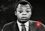 Standbild James Baldwin spricht über Bürgerrechtsbewegung United States USA, 1963, aus Sekunde 53 historischem Filmmaterial Videoclip 65675024057