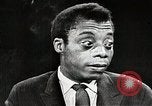 Standbild James Baldwin spricht über Bürgerrechtsbewegung United States USA, 1963, aus Sekunde 54 historischem Filmmaterial Videoclip 65675024057