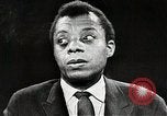 Standbild James Baldwin spricht über Bürgerrechtsbewegung United States USA, 1963, aus Sekunde 57 historischem Filmmaterial Videoclip 65675024057