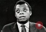 Standbild James Baldwin spricht über Bürgerrechtsbewegung United States USA, 1963, aus Sekunde 59 historischem Filmmaterial Videoclip 65675024057