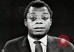 Standbild James Baldwin spricht über Bürgerrechtsbewegung United States USA, 1963, aus Sekunde 61 historischem Filmmaterial Videoclip 65675024057