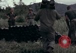 Standbild Betrieb Hawthorne Vietnam, 1966, aus Sekunde 32 historischem Filmmaterial Videoclip 65675024062