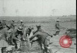 Standbild Schlacht von Arras Frankreich, 1917, aus Sekunde 16 historischem Filmmaterial Videoclip 65675024074