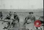 Standbild Schlacht von Arras Frankreich, 1917, aus Sekunde 35 historischem Filmmaterial Videoclip 65675024074