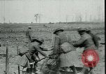 Standbild Schlacht von Arras Frankreich, 1917, aus Sekunde 45 historischem Filmmaterial Videoclip 65675024074