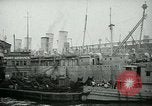 Standbild Armee Transport Service Piers in Hoboken New Jersey Hoboken New Jersey USA, 1918, aus Sekunde 27 historischem Filmmaterial Videoclip 65675024105