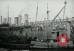 Standbild Armee Transport Service Piers in Hoboken New Jersey Hoboken New Jersey USA, 1918, aus Sekunde 28 historischem Filmmaterial Videoclip 65675024105