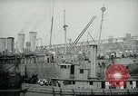 Standbild Armee Transport Service Piers in Hoboken New Jersey Hoboken New Jersey USA, 1918, aus Sekunde 30 historischem Filmmaterial Videoclip 65675024105