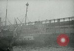 Standbild Armee Transport Service Piers in Hoboken New Jersey Hoboken New Jersey USA, 1918, aus Sekunde 45 historischem Filmmaterial Videoclip 65675024105