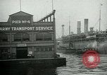 Standbild Armee Transport Service Piers in Hoboken New Jersey Hoboken New Jersey USA, 1918, aus Sekunde 62 historischem Filmmaterial Videoclip 65675024105