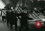 Standbild patriotischen Ford Rallye Dearborn Michigan  USA, 1917, aus Sekunde 5 historischem Filmmaterial Videoclip 65675024111