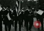 Standbild patriotischen Ford Rallye Dearborn Michigan  USA, 1917, aus Sekunde 10 historischem Filmmaterial Videoclip 65675024111