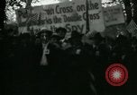 Standbild patriotischen Ford Rallye Dearborn Michigan  USA, 1917, aus Sekunde 49 historischem Filmmaterial Videoclip 65675024111