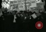 Standbild patriotischen Ford Rallye Dearborn Michigan  USA, 1917, aus Sekunde 53 historischem Filmmaterial Videoclip 65675024111