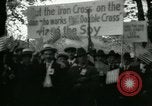 Standbild patriotischen Ford Rallye Dearborn Michigan  USA, 1917, aus Sekunde 56 historischem Filmmaterial Videoclip 65675024111