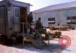 Image US Marine F-8E crusader étant armés de roquettes Da Nang au Vietnam, 1967, de la seconde 7 séquences d'archives historiques vidéo 65675024121