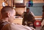 Image US Marine Pilots conversant en Vietnam Da Nang au Vietnam, 1967, de la seconde 1 séquences d'archives historiques vidéo 65675024122