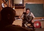 Image US Marine Pilots conversant en Vietnam Da Nang au Vietnam, 1967, de la seconde 3 séquences d'archives historiques vidéo 65675024122